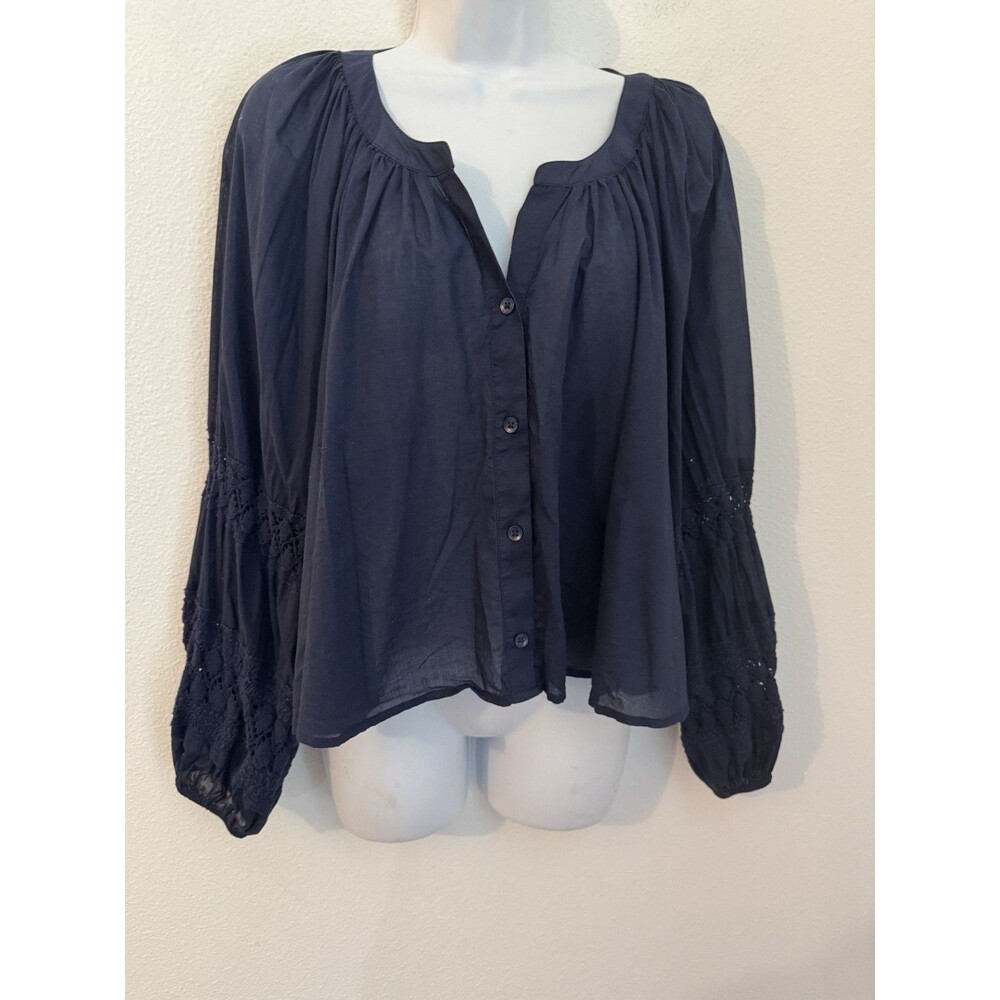 American Eagle Embroidered Eyelet Top Size L Long Sleeve Cropped Boho Blue EUC